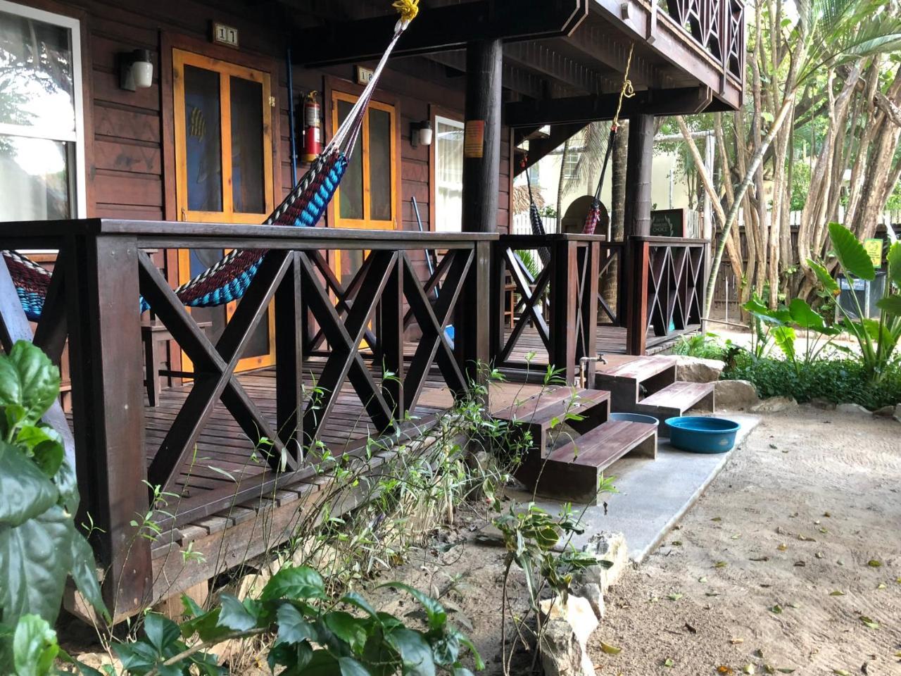 Bananarama Dive & Beach Resort West Bay Zewnętrze zdjęcie